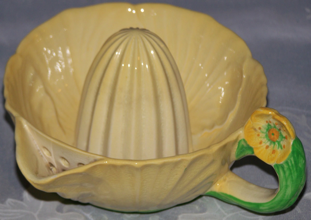 Carlton Ware yellow buttercup 1 piece juicer