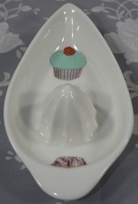 WM Bartleet & Sons cup cake juicer top view