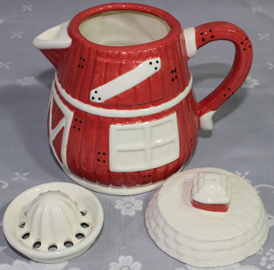 3 parts of NRCA 2004 red barn ceramic juicer