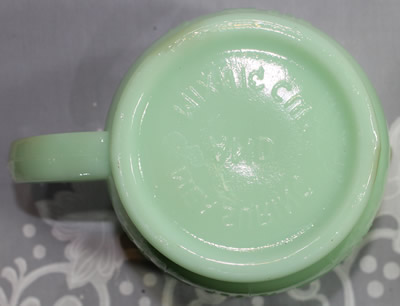 Jug base for a modern reproduction 2 piece jadite glass juicer 