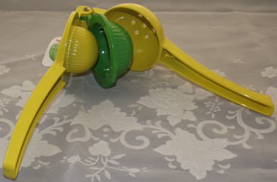 Open Yellow & green powder coated alloy dual squeezer juicer