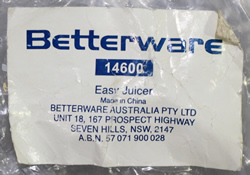 Label on the bag for a white plastic screw in juicer