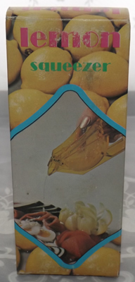 The box for a transparent yellow & clear plastic bird squeezer juicer