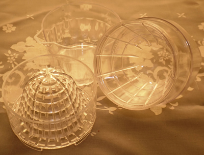 3 pieces of clear plastic juicer