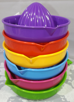 Colour varieties of Simple Kitchen plastic juicer