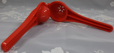 Red Cooking Concepts 'Lemon Squeezer' open