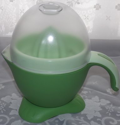Large green & pale green 3 piece plastic juicer closed