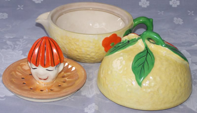 3 parts of Pale yellow & green clown juicer