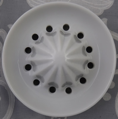 Small white 'teapot' juicer top