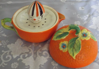 Open orange clown 3 piece juicer