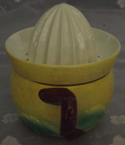 Goebel yellow peel juicer handle