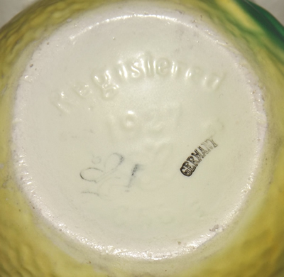 Goebel yellow peel juicer base