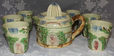 Blue thatch roof cottage juicer set with 6 tumblers