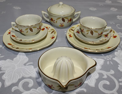 A range of China Specialties Autumn Leaf miniatures