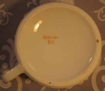 White with gold trim 2 piece German juicer base