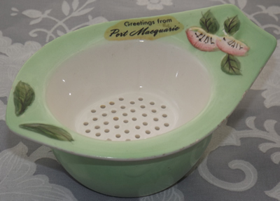 Green Japanese strainer souvenir