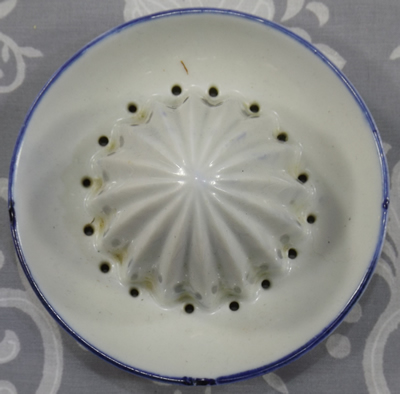Reamer for a boat 'type 3' and windmill on 2 piece blue & white juicer