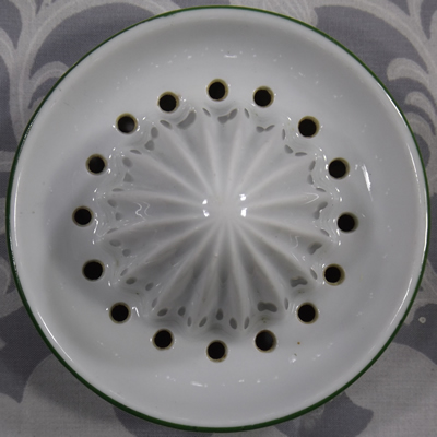 Gustav M. Thurnauer and Brother juicer with green trim reamer