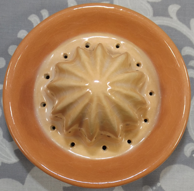 Reamer for A 2 piece Design By Cherie juicer