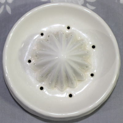 Reamer for 7 drain hole white 'peel' Beswick juicer
