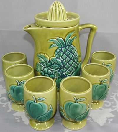 Lemonade set Olive green pitcher with green fruit juicer