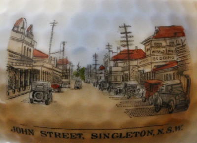 The image on an IBC John Street, Singleton souvenir juicer 
