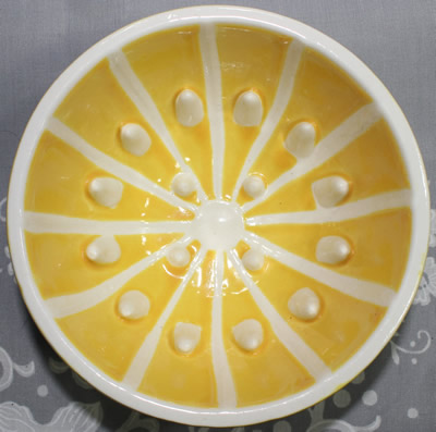 Top view of a Hammond Groves grapefruit juicer