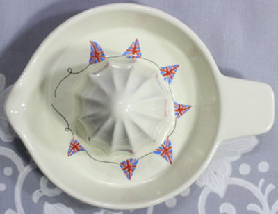 Top view of a Mason Cash birds and UK flags juicer