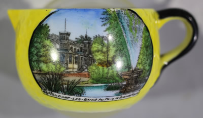 The Mondorf-les-bains souvenir juicer side view