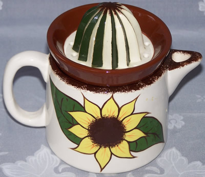 Right side Sunflower on ceramic 2 piece juicer