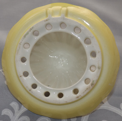 100 mm Carlton Ware juicer top from below