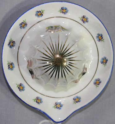Top view of children on F.D Chauvigny porcelain juicer