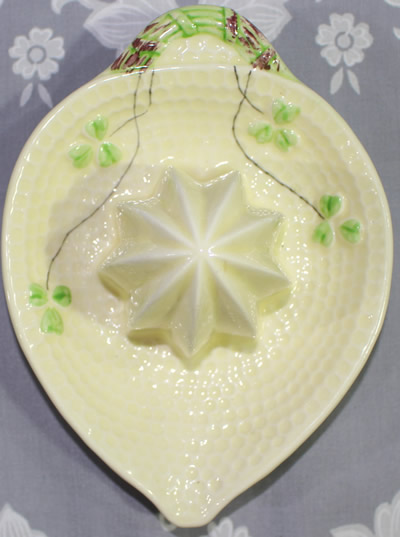 The top view Japanese Cream with green trim ceramic juicer