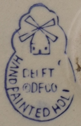 Delft blue and white with windmill juicer base mark
