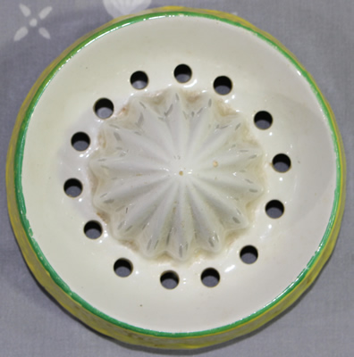 Reamer for 14 drain hole yellow 'peel' Beswick juicer