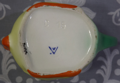Base of Goebel C.15 chicken 2 piece juicer