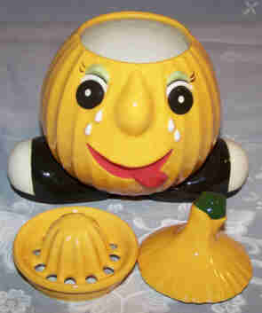 3 parts of Yellow onion Limited edition juicer