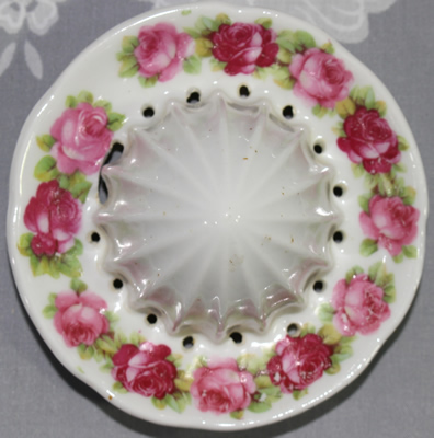 Reamer for shades of pink roses on 2 piece juicer 