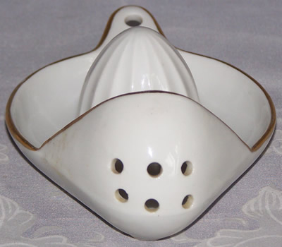 Gold banded white stainer juicer 