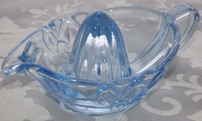 Blue Stolzle of Czechoslovakia juicer side
