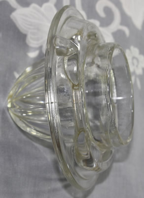 Side view of the reamer for a Ruhrglas (Unembossed) 2 piece clear glass juicer