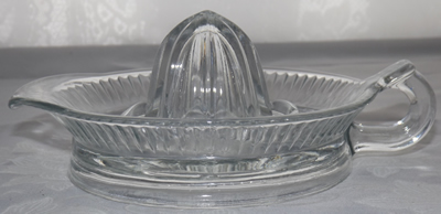 5" loop handle clear glass juicer side view