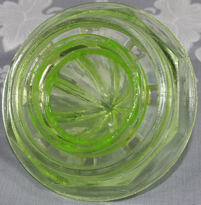 Bottom of reamer for Green (uranium) 2 piece FOREIGN juicer
