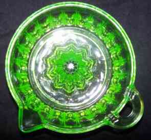Top view of Fry uranium green glass juicer