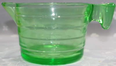 Ounce measurments on a US Glass green juicer jug