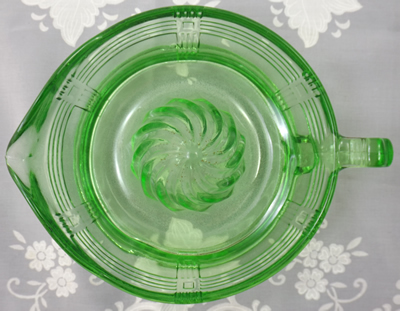 Top view Large green Hazel Atlas criss-cross juicer