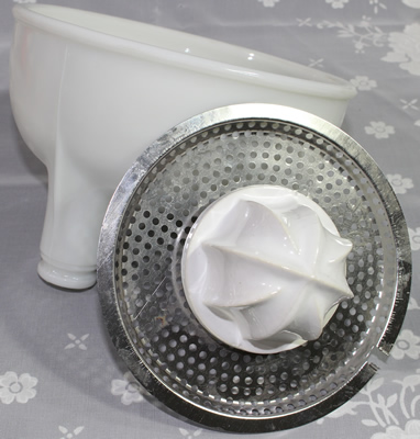 The reamer insert for white milk glass juicer attachment