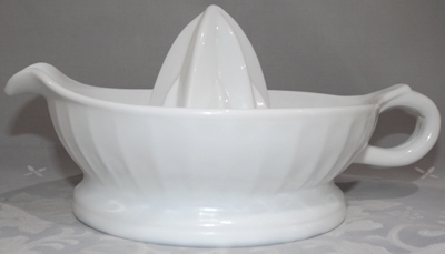 Anchor Hocking 'Vitrock' white milk glass juicer side view 