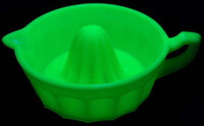 Large custard glass (Uranium) juicer 
