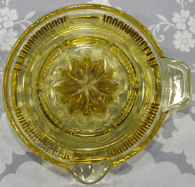 Gold Federal Glass Co tab handle juicer top view
